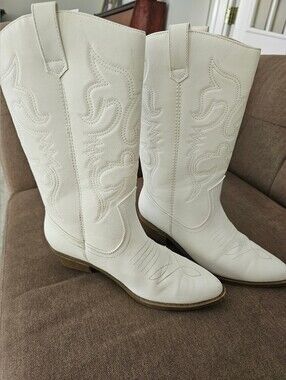 Classic White Western Cowboy Boots - Women's Leather Boots
